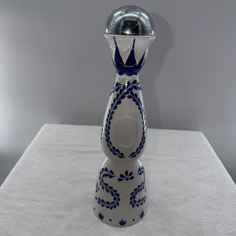 Empty Ceramic Bottle Clase Azul Reposado Tequila-Hand Painted-750 ml-Bar Decor
